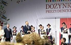 Wieniec z powiatu włoszczowskiego na dożynkach prezydenckich w Warszawie  2