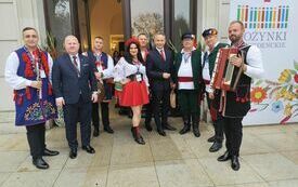 Wieniec z powiatu włoszczowskiego na dożynkach prezydenckich w Warszawie  9