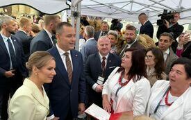 Wieniec z powiatu włoszczowskiego na dożynkach prezydenckich w Warszawie  21