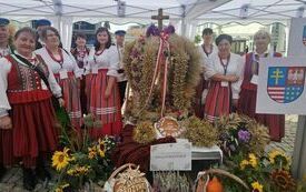 Wieniec z powiatu włoszczowskiego na dożynkach prezydenckich w Warszawie  28