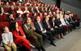 Niezwykła historia pochodzącego z Oleszna żołnierza &ndash; Karola Cierpicy  opowiedziana w filmie dokumentalnym i w książce  48