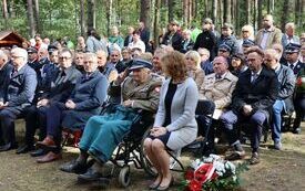 Pękowiec &ndash; pamięć, historia, wsp&oacute;lnota 37