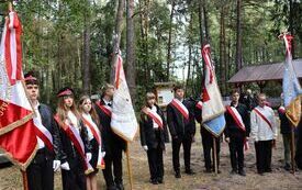 Pękowiec &ndash; pamięć, historia, wsp&oacute;lnota 49