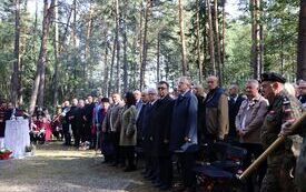 Pękowiec &ndash; pamięć, historia, wsp&oacute;lnota 64