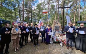 Pękowiec &ndash; pamięć, historia, wsp&oacute;lnota 81