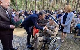 Pękowiec &ndash; pamięć, historia, wsp&oacute;lnota 83