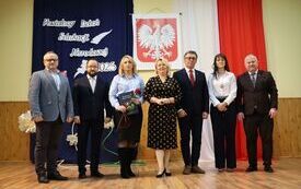 Uroczyste wręczenie nagr&oacute;d Starosty dla nauczycieli  4