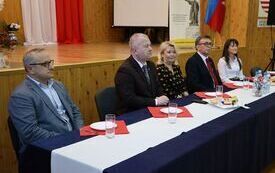 Uroczyste wręczenie nagr&oacute;d Starosty dla nauczycieli  15