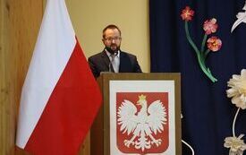 Uroczyste wręczenie nagr&oacute;d Starosty dla nauczycieli  18