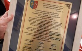 Ch&oacute;r Seniora &bdquo;Niezastąpieni&rdquo; świętował 40-lecie istnienia 7