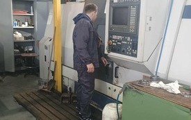 Uczniowie ZS nr 3 we Włoszczowie rozpoczęli zajęcia praktyczne  w firmie produkcyjnej DACHPOLL 6