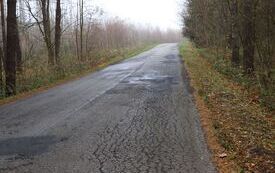 W przyszłym roku zostanie przebudowane ponad 6 km  drogi powiatowej łączącej gminę Moskorzew i Radk&oacute;w 4