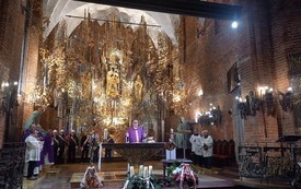 Delegacja z powiatu włoszczowskiego wzięła udział w poruszającej  uroczystości religijno-patriotycznej w Gdańsku 7