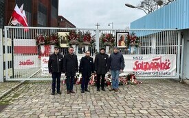 Delegacja z powiatu włoszczowskiego wzięła udział w poruszającej  uroczystości religijno-patriotycznej w Gdańsku 22