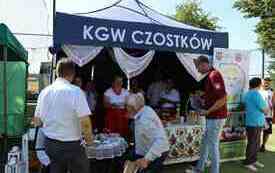 Stoisko wystawowe KGW na "Bitwie Region&oacute;w" we Włoszczowie