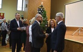 Spotkanie pożegnalno-podsumowujące pracę Pana Sławomira Krzysztofi&not;ka &ndash; człowieka z misją i pasją dla oświaty 15