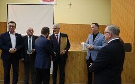 Spotkanie pożegnalno-podsumowujące pracę Pana Sławomira Krzysztofi&not;ka &ndash; człowieka z misją i pasją dla oświaty 32