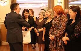 Koła Gospodyń Wiejskich, Stowarzyszenia i Kluby Seniora z terenu powiatu włoszczowskiego wspaniale bawiły się podczas Zabawy Karnawałowej 9