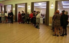 Koła Gospodyń Wiejskich, Stowarzyszenia i Kluby Seniora z terenu powiatu włoszczowskiego wspaniale bawiły się podczas Zabawy Karnawałowej 23