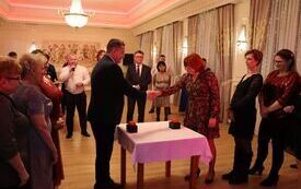 Koła Gospodyń Wiejskich, Stowarzyszenia i Kluby Seniora z terenu powiatu włoszczowskiego wspaniale bawiły się podczas Zabawy Karnawałowej 32