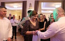 Koła Gospodyń Wiejskich, Stowarzyszenia i Kluby Seniora z terenu powiatu włoszczowskiego wspaniale bawiły się podczas Zabawy Karnawałowej 33