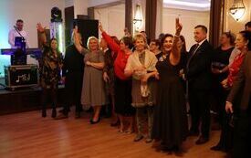 Koła Gospodyń Wiejskich, Stowarzyszenia i Kluby Seniora z terenu powiatu włoszczowskiego wspaniale bawiły się podczas Zabawy Karnawałowej 39