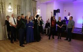 Koła Gospodyń Wiejskich, Stowarzyszenia i Kluby Seniora z terenu powiatu włoszczowskiego wspaniale bawiły się podczas Zabawy Karnawałowej 40