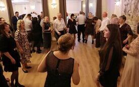 Koła Gospodyń Wiejskich, Stowarzyszenia i Kluby Seniora z terenu powiatu włoszczowskiego wspaniale bawiły się podczas Zabawy Karnawałowej 44