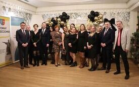 Koła Gospodyń Wiejskich, Stowarzyszenia i Kluby Seniora z terenu powiatu włoszczowskiego wspaniale bawiły się podczas Zabawy Karnawałowej 62