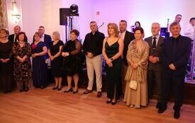 Koła Gospodyń Wiejskich, Stowarzyszenia i Kluby Seniora z terenu powiatu włoszczowskiego wspaniale bawiły się podczas Zabawy Karnawałowej 80