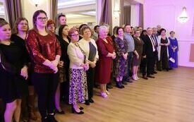 Koła Gospodyń Wiejskich, Stowarzyszenia i Kluby Seniora z terenu powiatu włoszczowskiego wspaniale bawiły się podczas Zabawy Karnawałowej 84