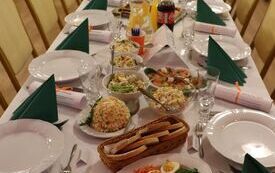 Koła Gospodyń Wiejskich, Stowarzyszenia i Kluby Seniora z terenu powiatu włoszczowskiego wspaniale bawiły się podczas Zabawy Karnawałowej 89