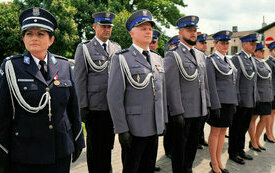 Funkcjonariusze włoszczowskiej policji podczas Święta Policji