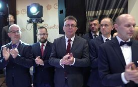 Cztery polonezy i walc. Ponad 180 maturzyst&oacute;w &bdquo;Sikorskiego&rdquo; z Włoszczowy miało sw&oacute;j wielki bal studni&oacute;wkowy w Camelii 5