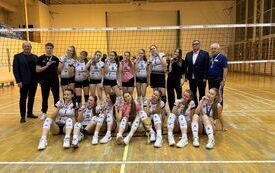 UKS Victoria Włoszczowa Wicemistrzem Wojew&oacute;dztwa Świętokrzyskiego w Piłce Siatkowej Juniorek Młodszych w sezonie 2025/2026 1