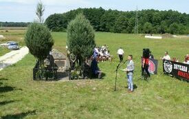 Głos zabiera nauczyciel historii w szkole w Olesznie - Ryszard Kowalczyk