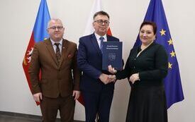 Nieodpłatne przekazanie sprzętu komputerowego w ramach wskaźnika C15G &bdquo;Nowe komputery przenośne (laptopy, laptopy przeglądarkowe i tablety)  do dyspozycji uczni&oacute;w&rdquo; 1