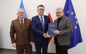 Nieodpłatne przekazanie sprzętu komputerowego w ramach wskaźnika C15G &bdquo;Nowe komputery przenośne (laptopy, laptopy przeglądarkowe i tablety)  do dyspozycji uczni&oacute;w&rdquo; 3
