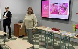 Profilaktyka raka piersi &ndash; spotkanie dla uczennic I LO we Włoszczowie 1