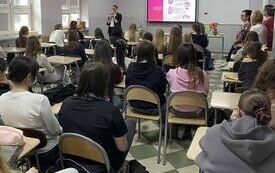 Profilaktyka raka piersi &ndash; spotkanie dla uczennic I LO we Włoszczowie 4