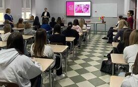 Profilaktyka raka piersi &ndash; spotkanie dla uczennic I LO we Włoszczowie 5