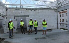 Trwa montaż konstrukcji dachu na wielofunkcyjnej hali sportowej  przy I LO we Włoszczowie 7