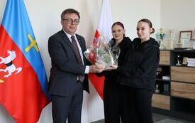Przed Świętami Wielkanocnymi Starostę Włoszczowskiego odwiedzili wyjątkowi goście 5