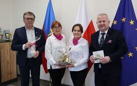 Przed Świętami Wielkanocnymi Starostę Włoszczowskiego odwiedzili wyjątkowi goście 7