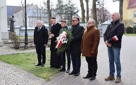 Oddali hołd ofiarom Katynia i Smoleńska 12