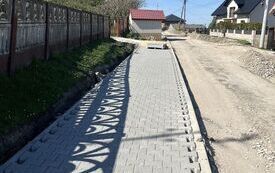 Powiat Włoszczowski remontuje trzy ważne drogi w gminach Krasocin, Radk&oacute;w i Moskorzew. Wyda na to ponad 10 milion&oacute;w złotych. 5