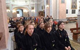 Uroczyste nabożeństwo z okazji święta patrona strażak&oacute;w &ndash; Świętego Floriana oraz 125-lecia OSP Włoszczowa 6