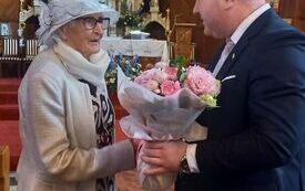 Życzenia dla zasłużonej członkini KGW w Bebelnie  3