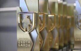 Kapitan rezerwy Karol Cierpica i rodzice śp. sierżanta sztabowego Michaela Ollisa laureatami nagr&oacute;d Portalu Obronnego &ndash; Złotych Gard 7