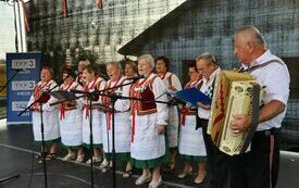 Występ zespołu ludowego złoty kłos z Secemina